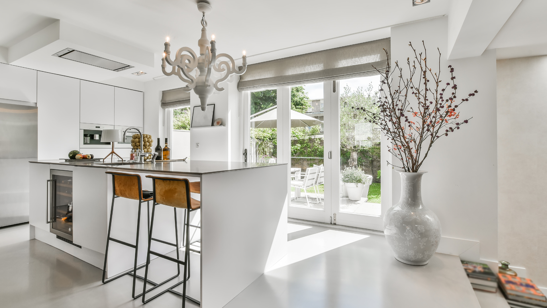 Strategic Pricing for Maximum Value: The Science Behind a Profitable Luxury Home Sale